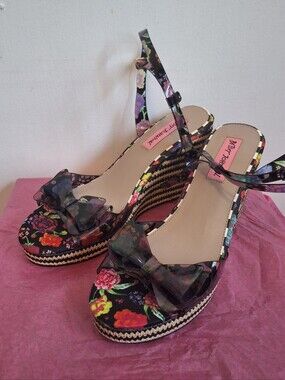 Betsey Johnson Elektra Floral Bow Wedges
